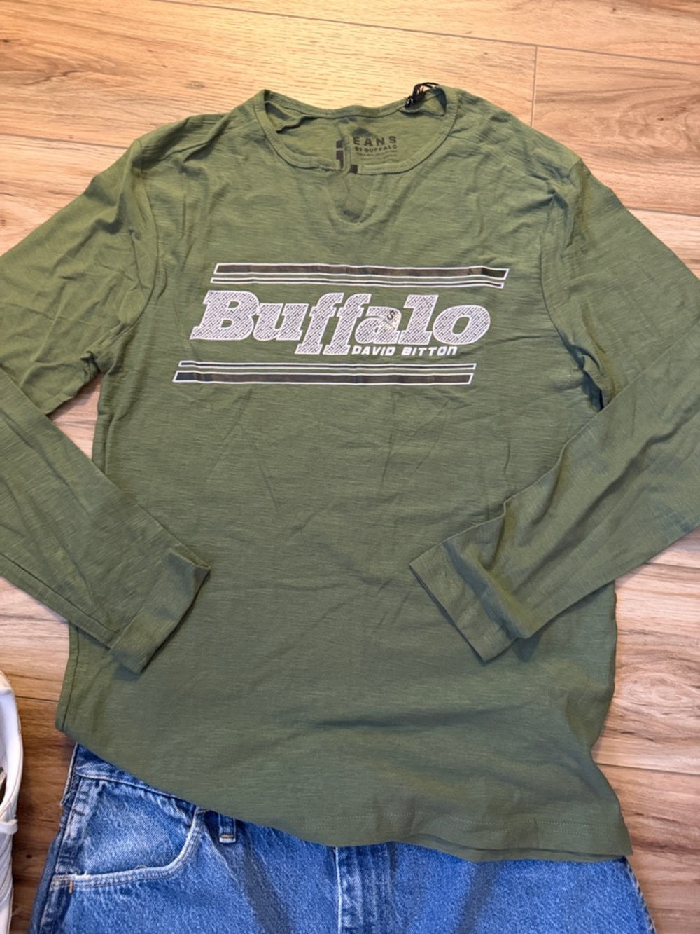 Buffalo David Bitton Men’s Slub Long Sleeve Split Neck Tee Army Green NWT Small